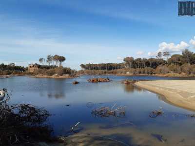 ...che circonda un'antichissima fortificazione: Torre Mattoni